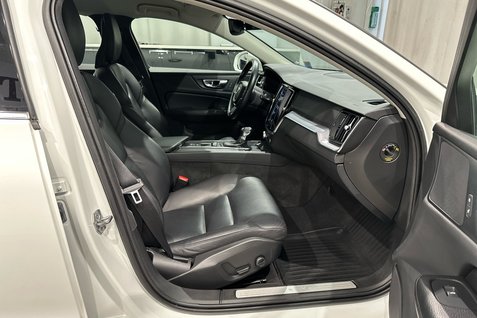 VOLVO V60 2019