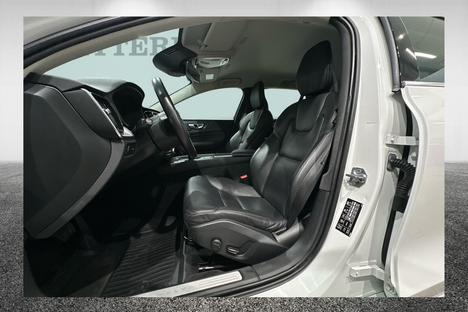 VOLVO V60 2019