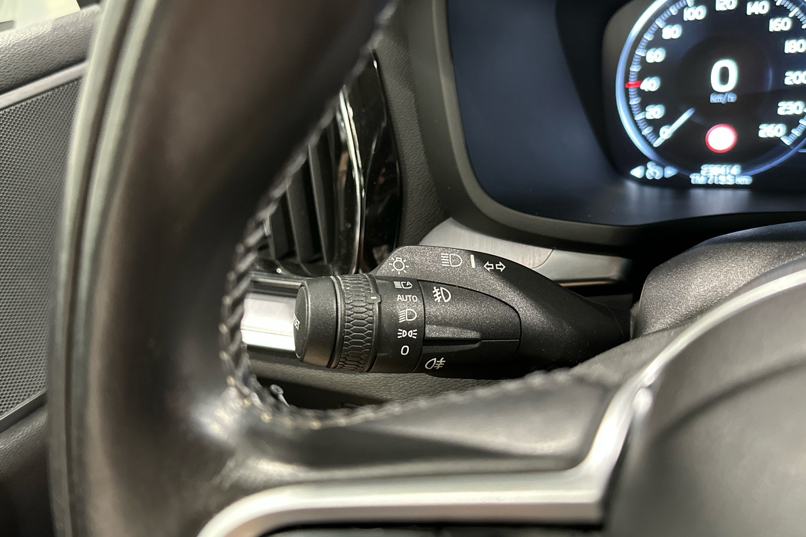 VOLVO V60 2019