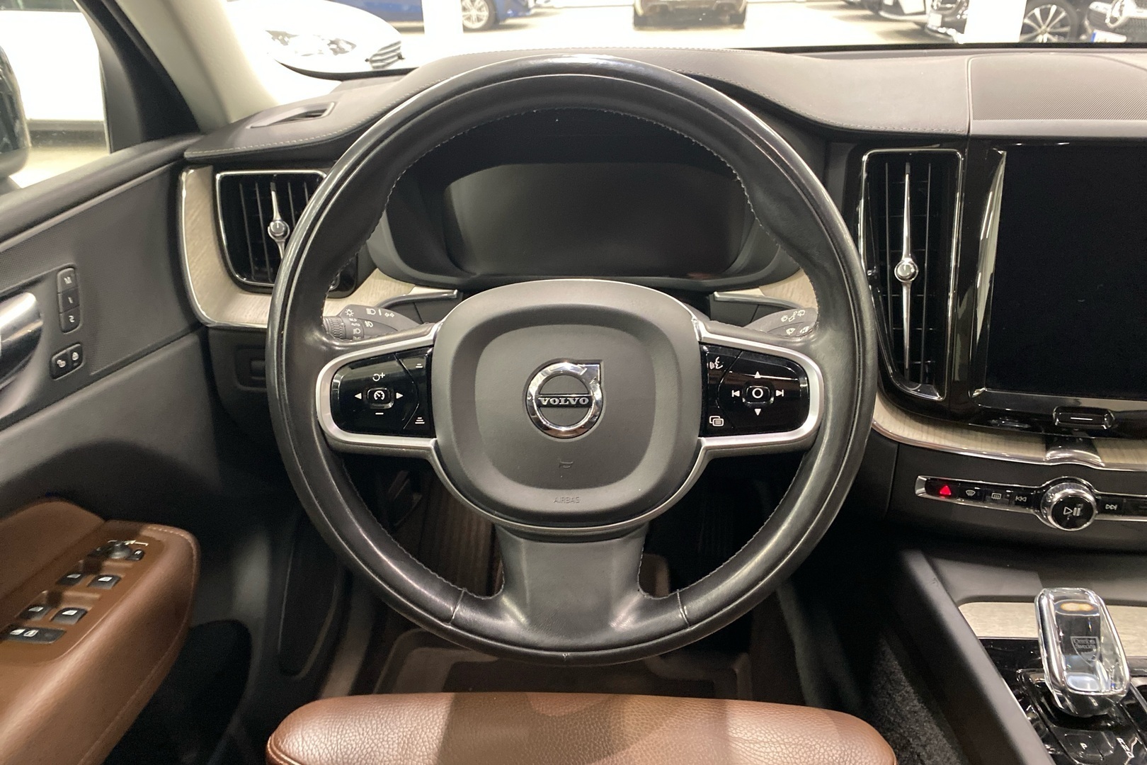VOLVO XC60 2019