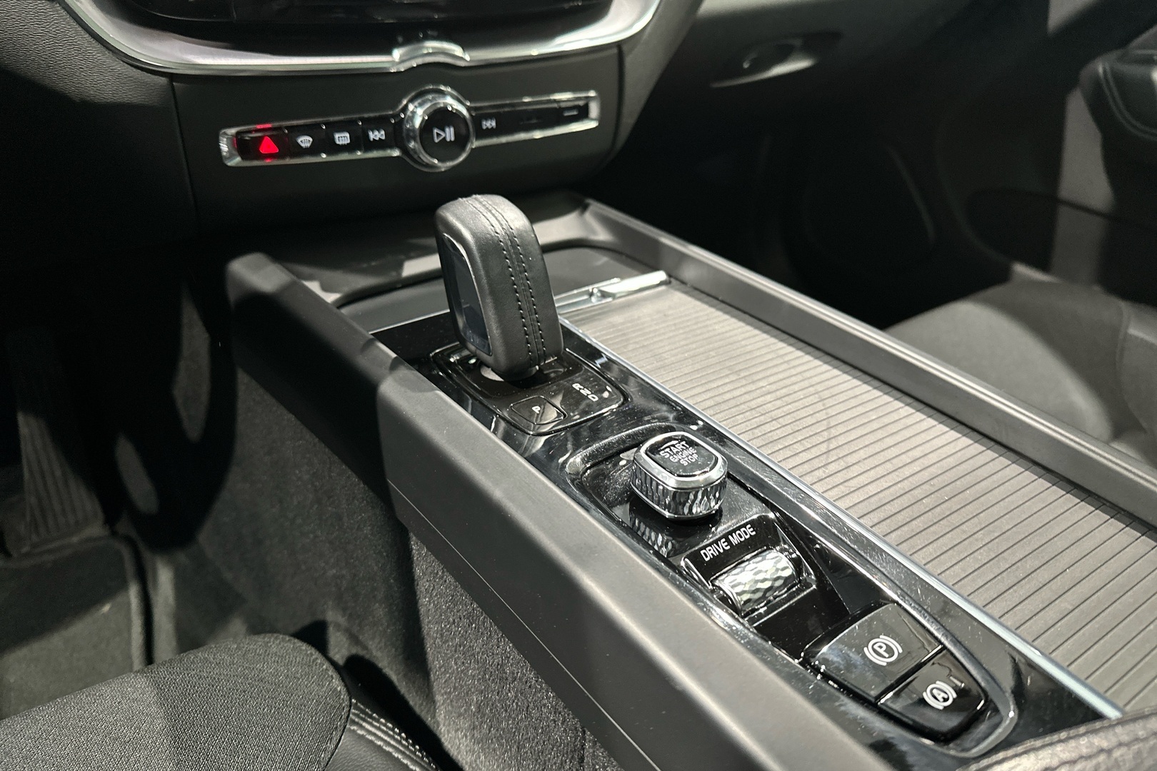 VOLVO XC60 2021