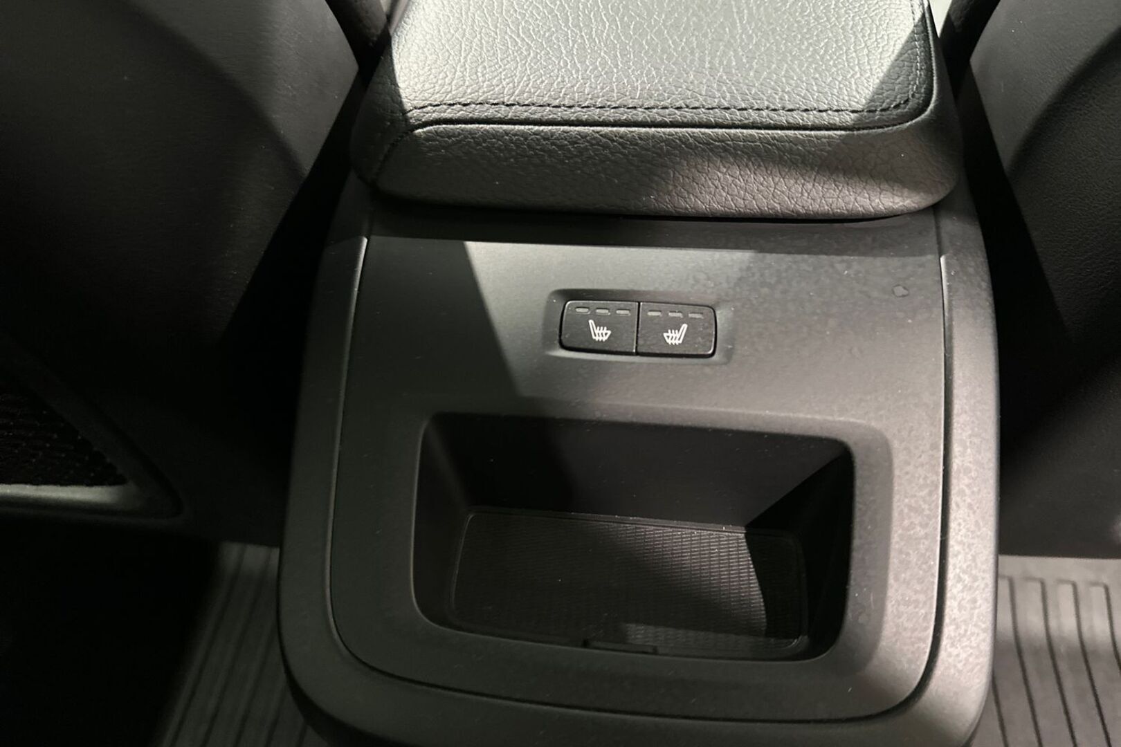 VOLVO XC60 2021