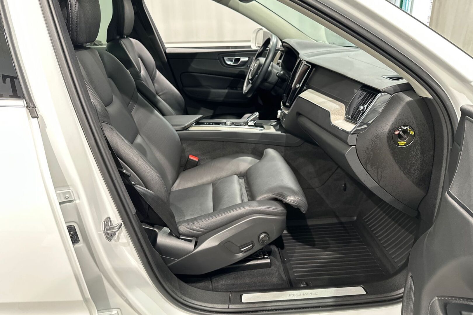 VOLVO XC60 2021