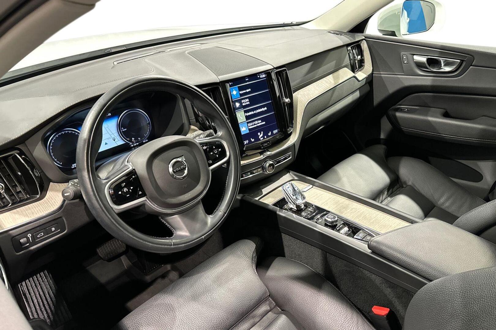 VOLVO XC60 2021