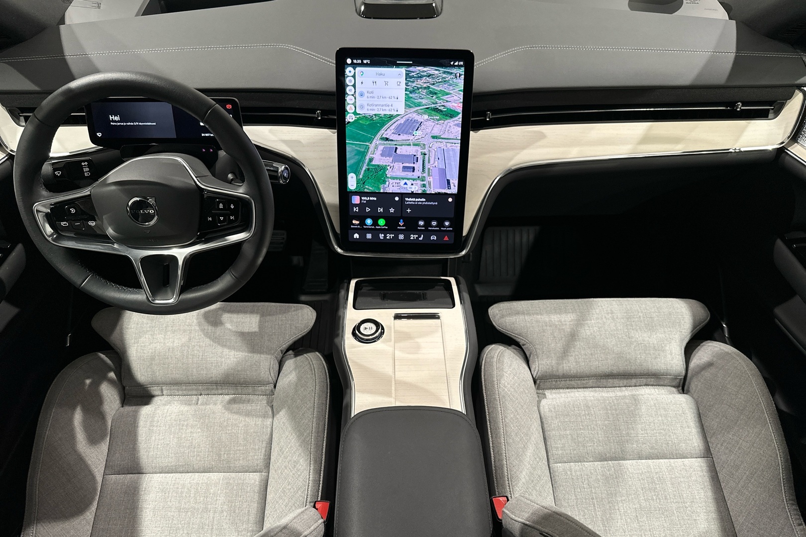 VOLVO EX90 2025