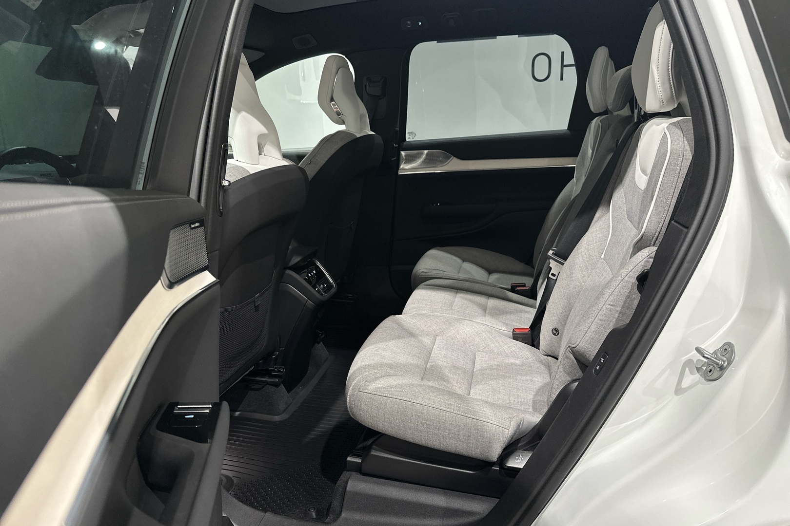 VOLVO EX90 2025