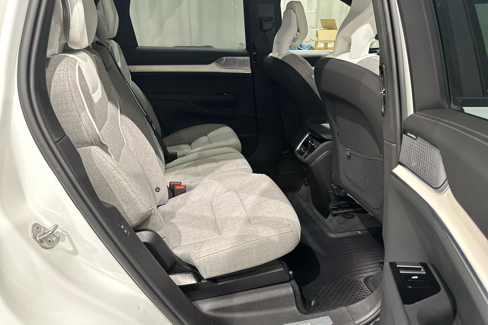 VOLVO EX90 2025