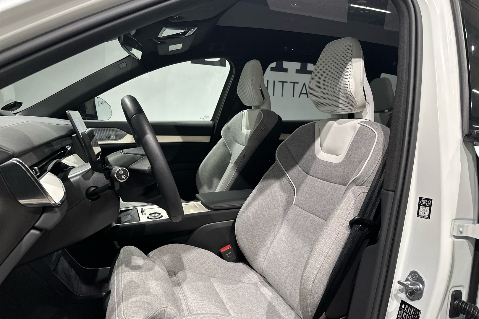 VOLVO EX90 2025