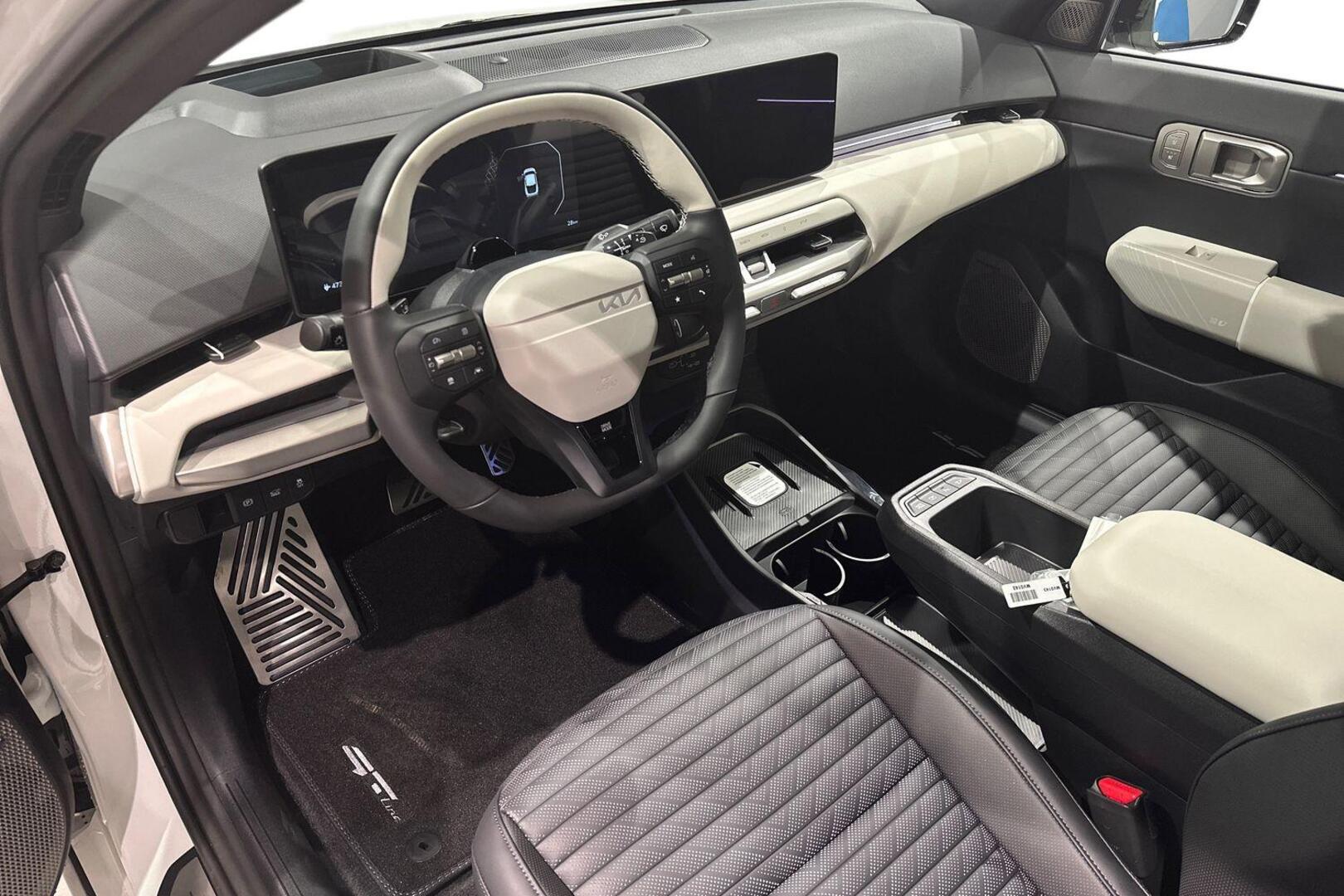 KIA EV4 2025