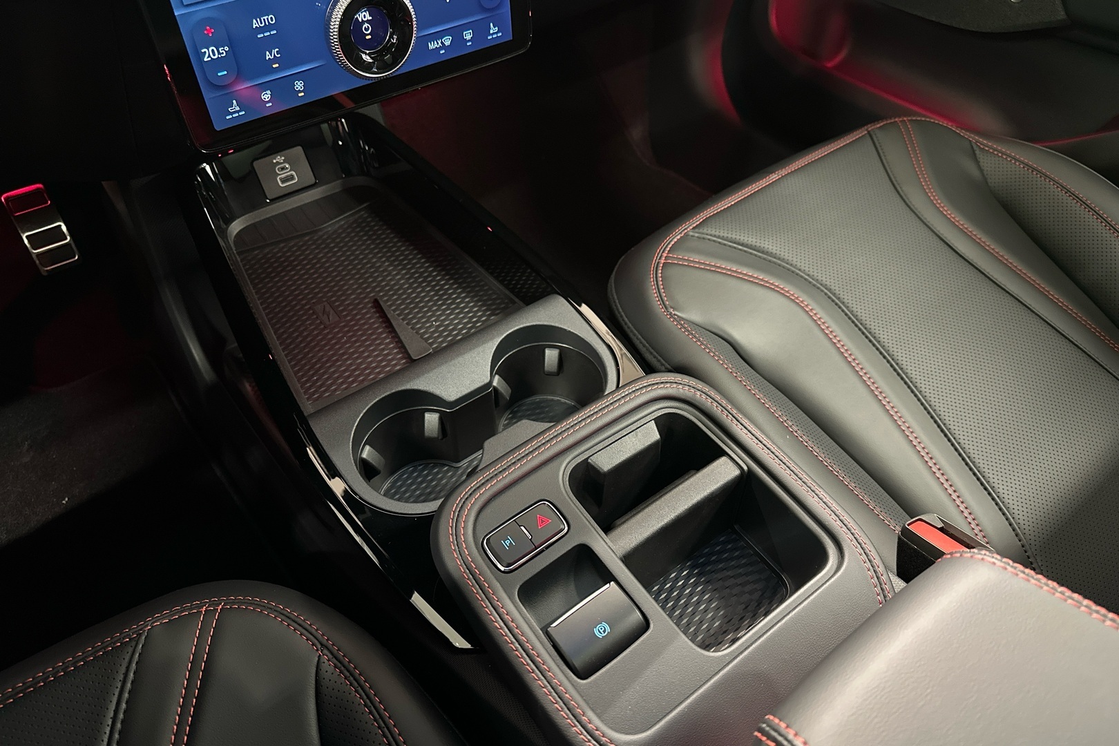 FORD Mustang Mach-E 2025