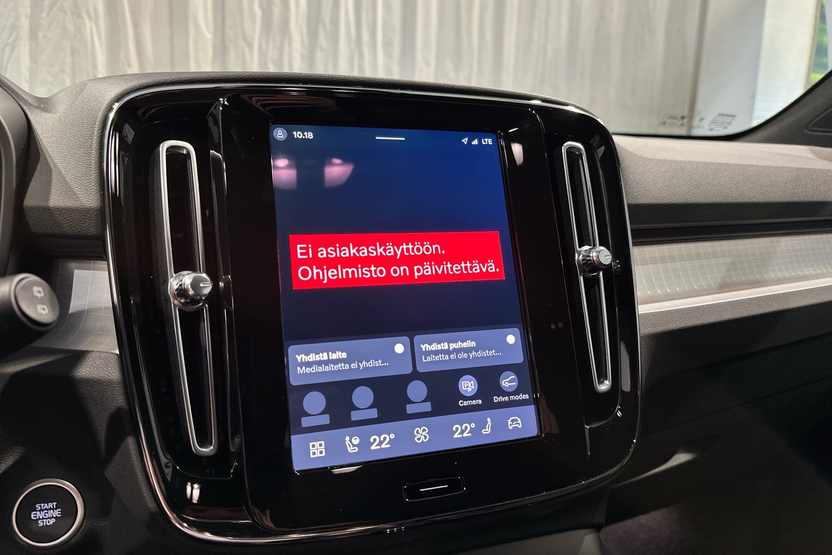 VOLVO XC40 2027
