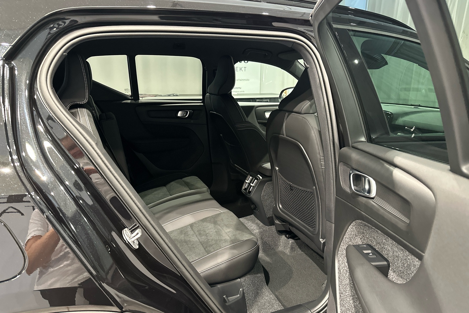 VOLVO XC40 2027