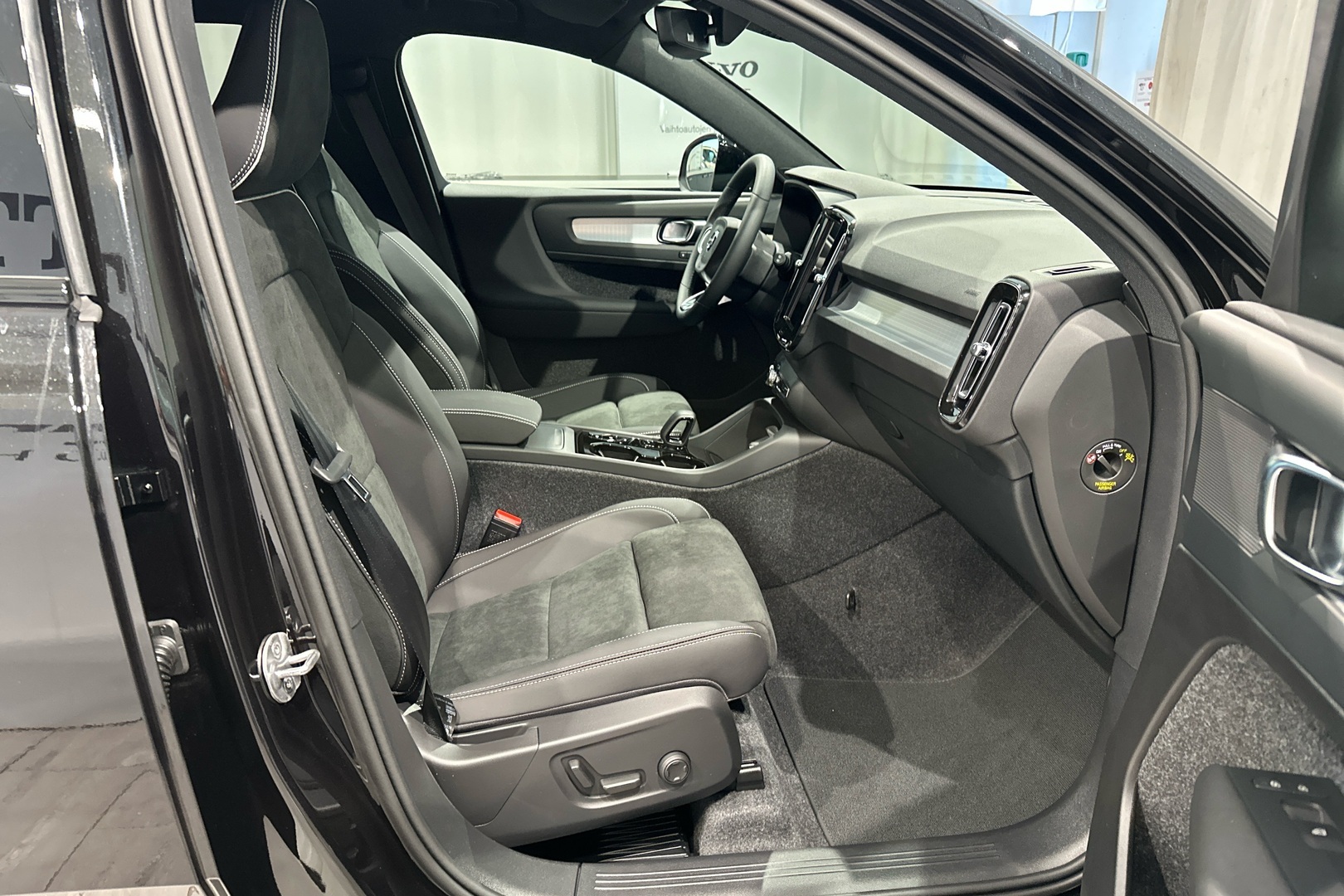 VOLVO XC40 2027