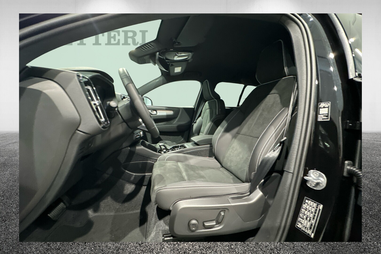 VOLVO XC40 2027