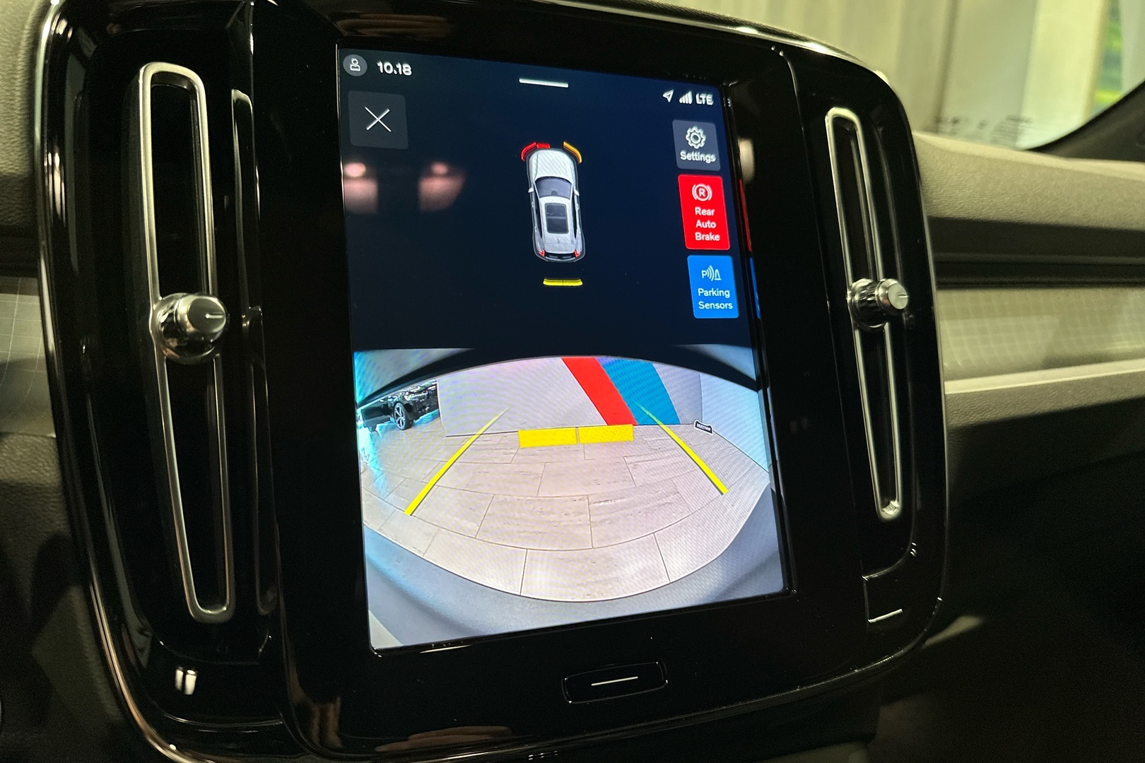 VOLVO XC40 2027