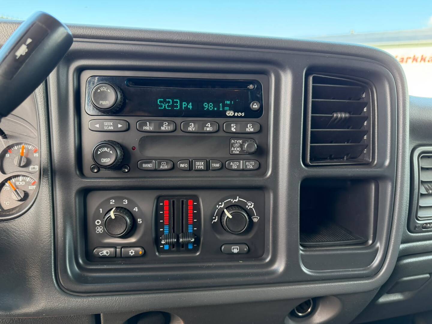 GMC Sierra 11
