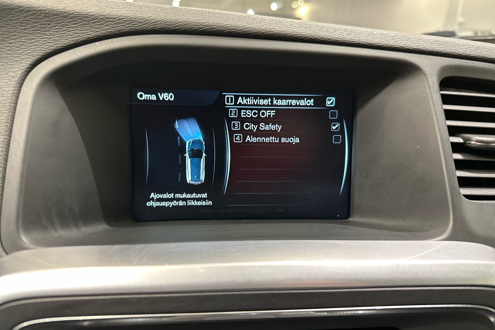 VOLVO V60 Cross Country 2017