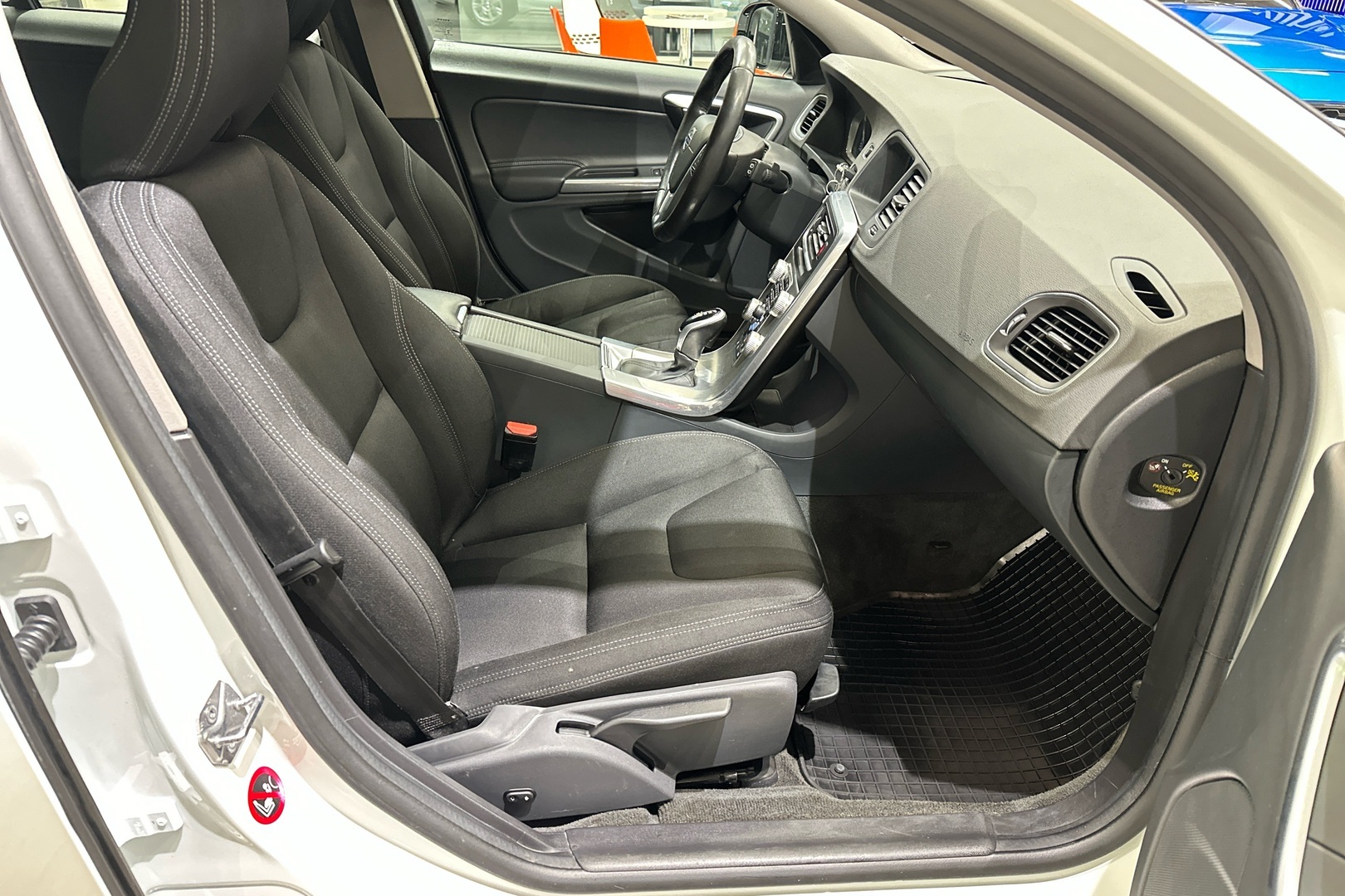 VOLVO V60 Cross Country 2017