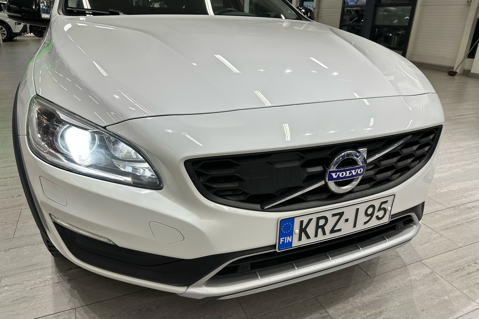 VOLVO V60 Cross Country 2017