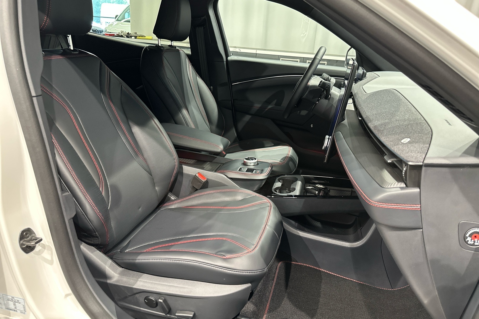 FORD Mustang Mach-E 2025