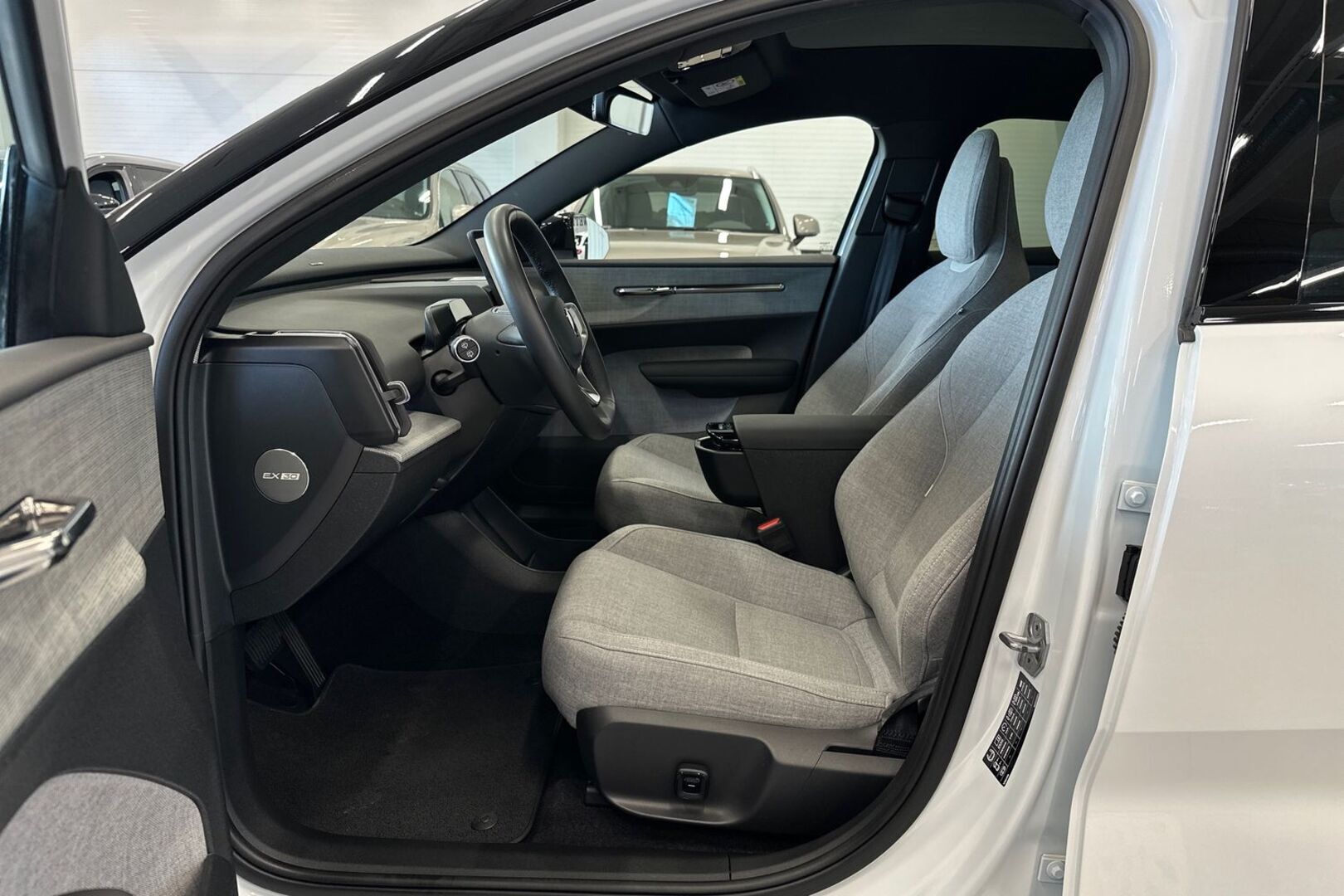 VOLVO EX30 17
