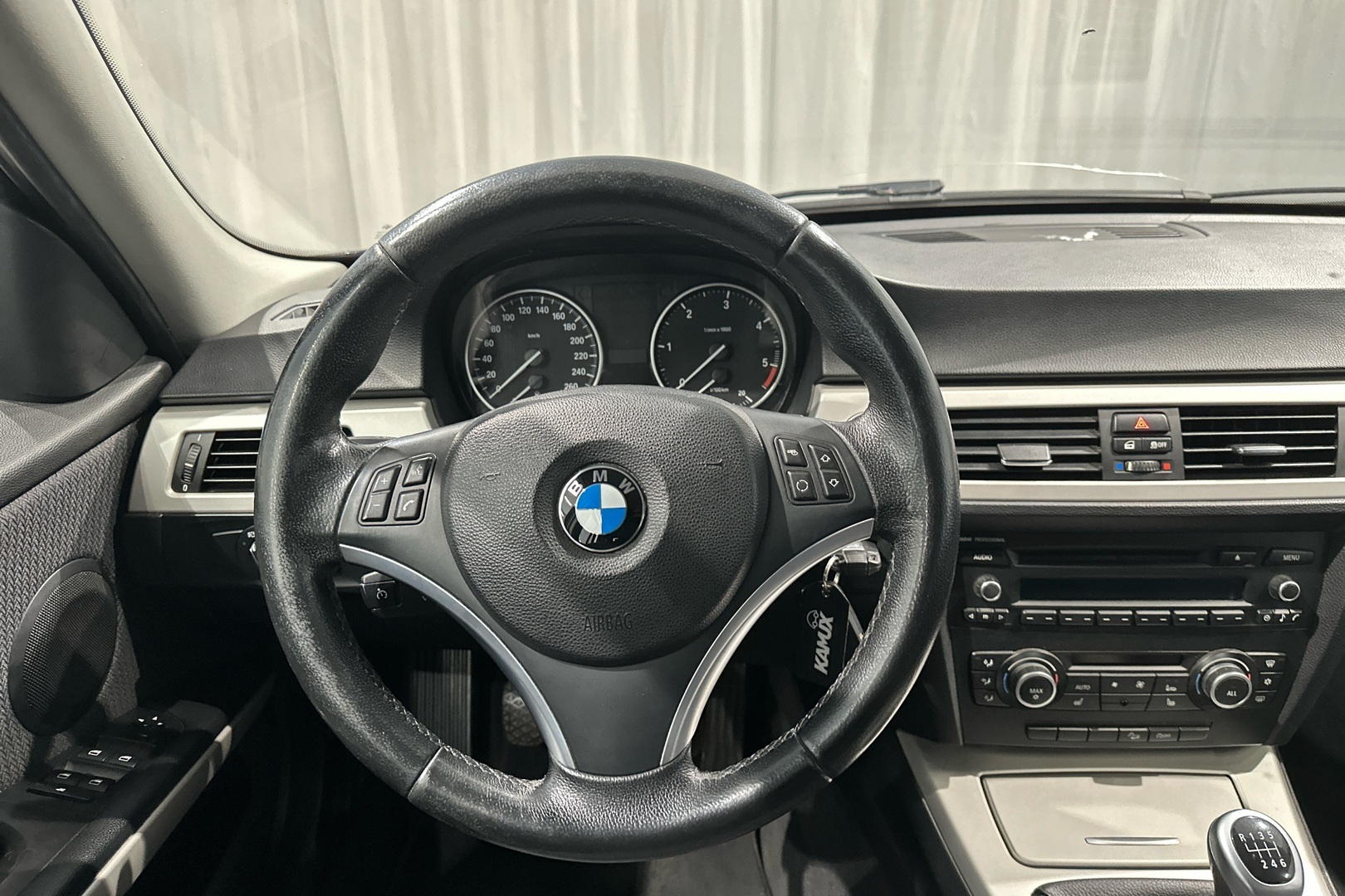 BMW 320 2011