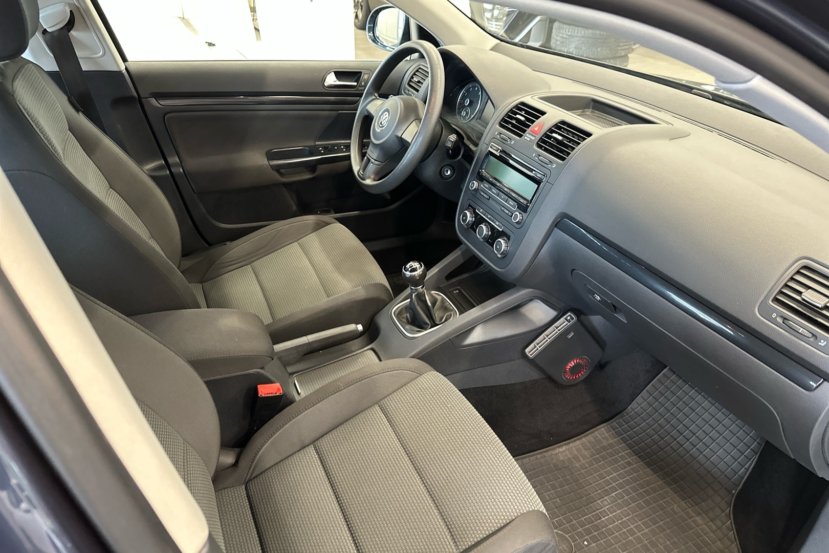 VOLKSWAGEN Jetta 2010