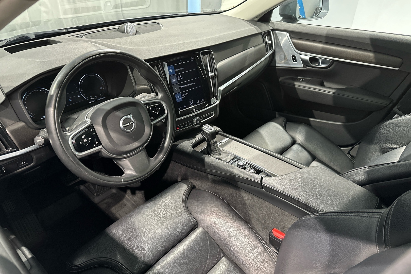 VOLVO V90 Cross Country 2017