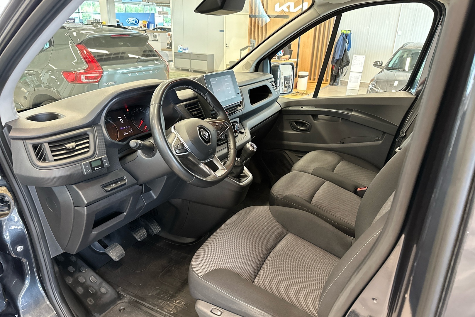 RENAULT Trafic 2023