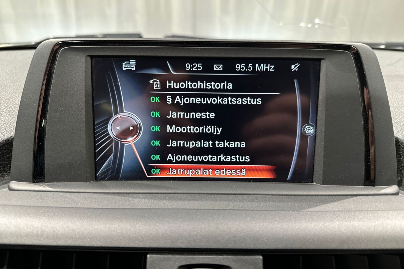 BMW 118 2015