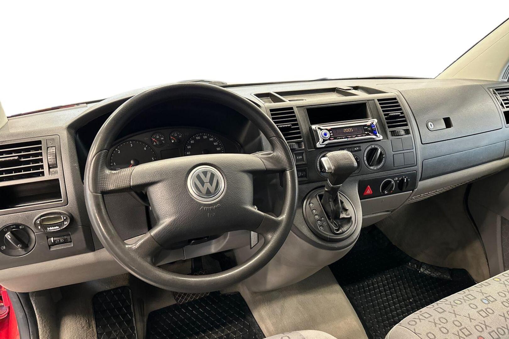 VOLKSWAGEN Transporter 10