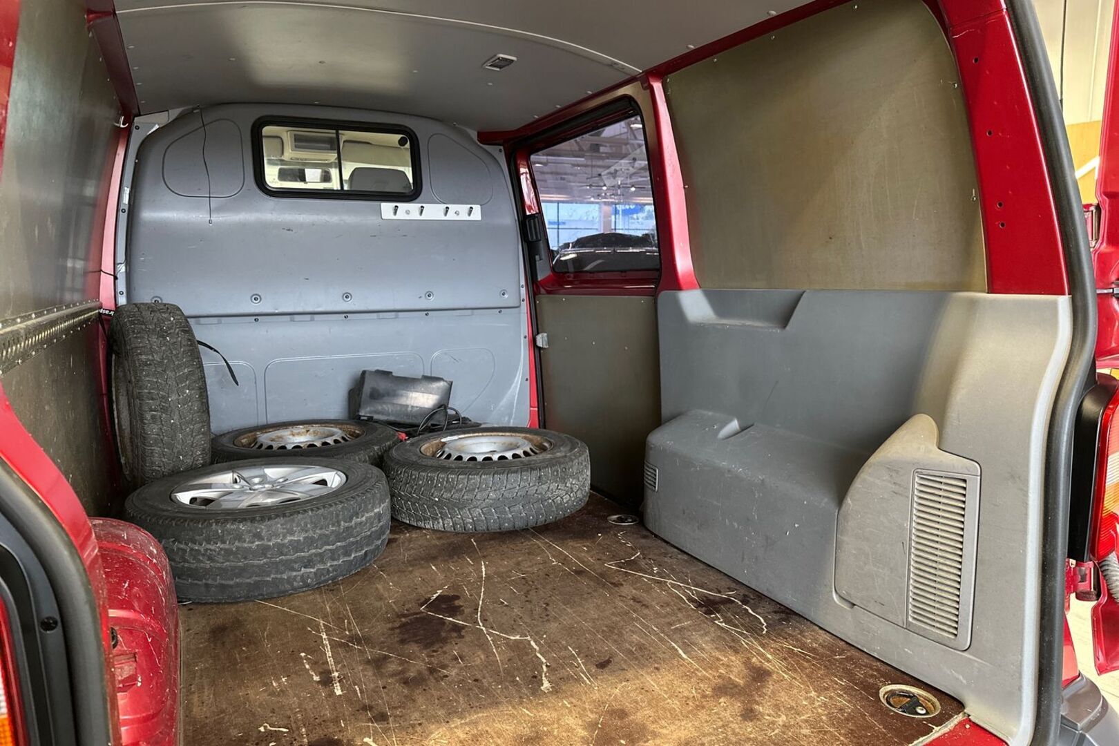 VOLKSWAGEN Transporter 11