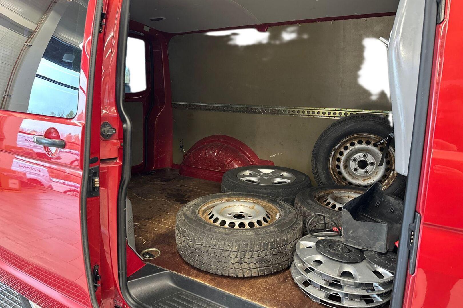 VOLKSWAGEN Transporter 15