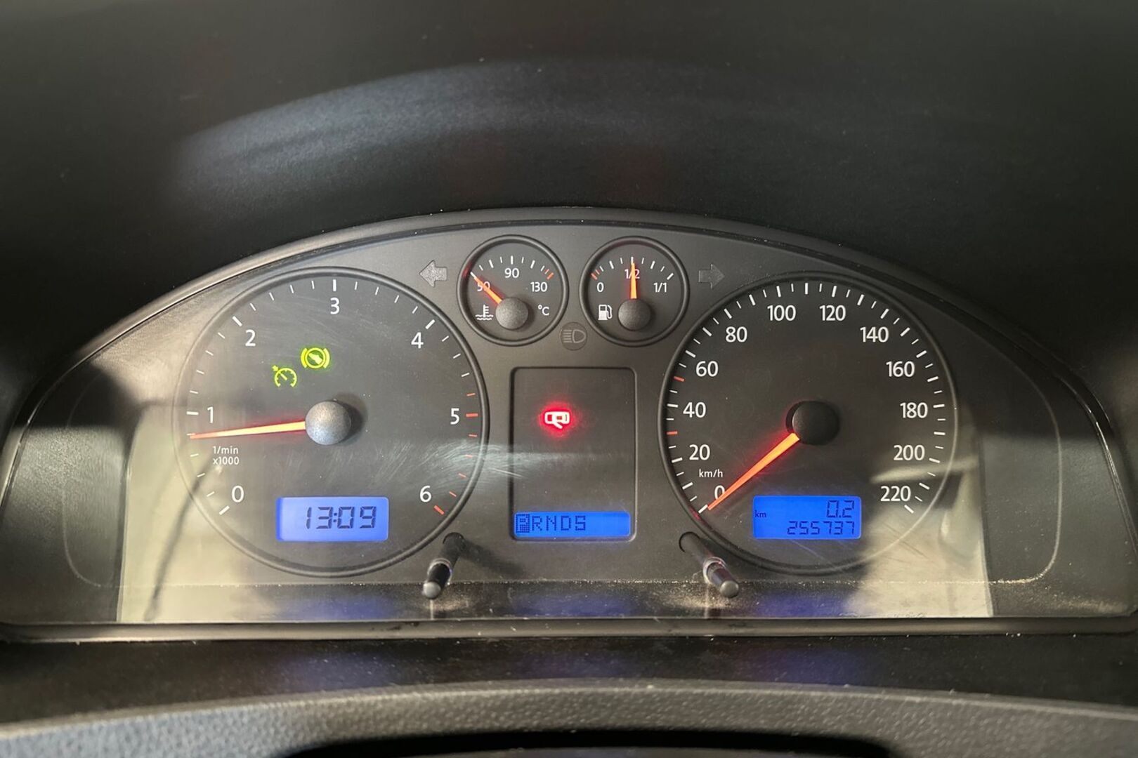 VOLKSWAGEN Transporter 26