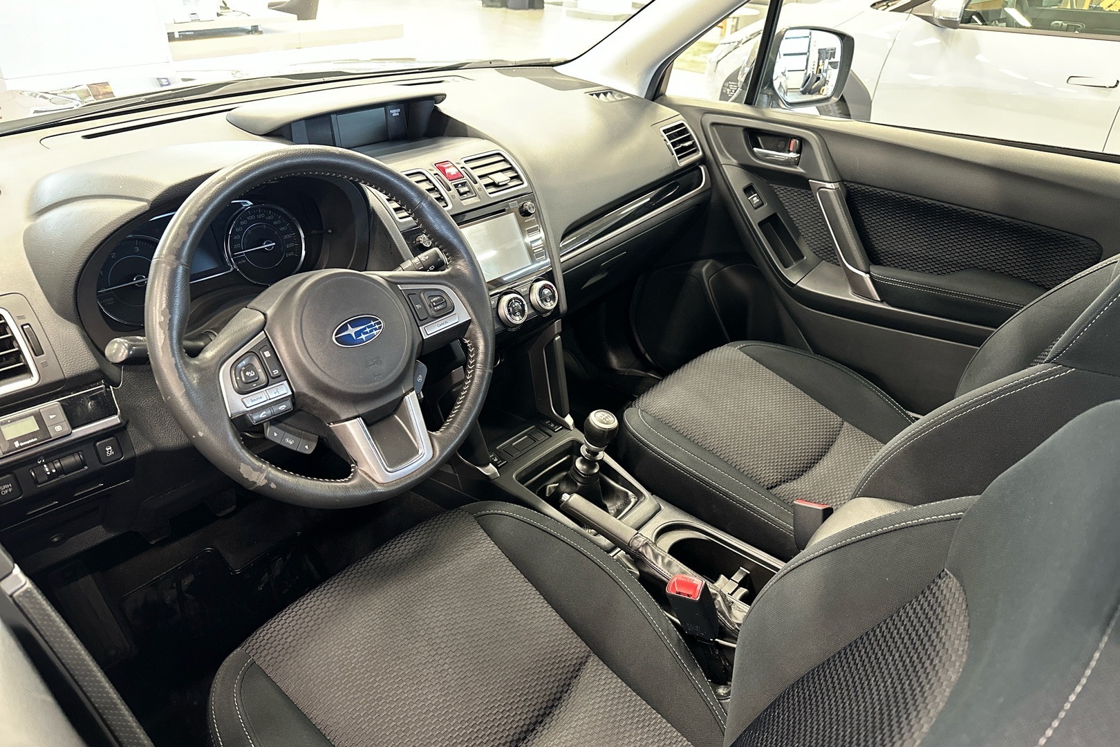 SUBARU Forester 2017