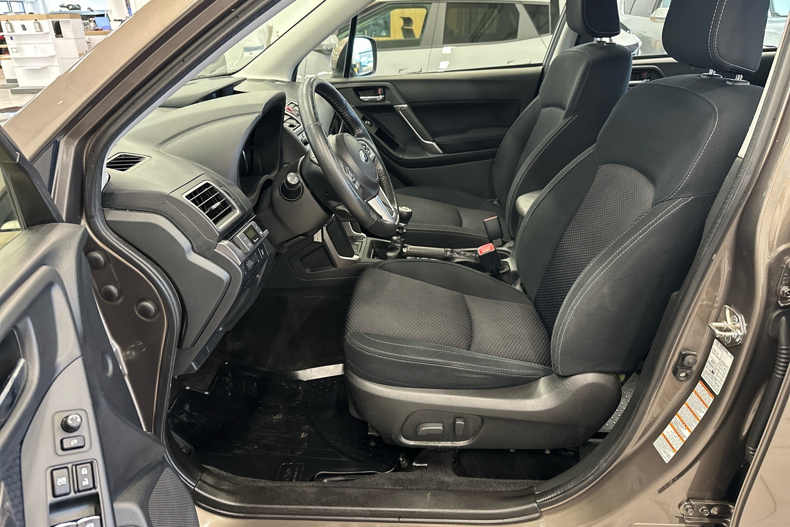 SUBARU Forester 2017