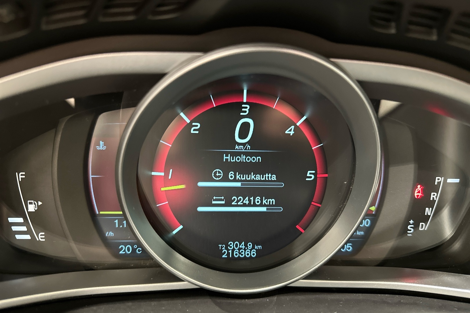 VOLVO V40 Cross Country 2013