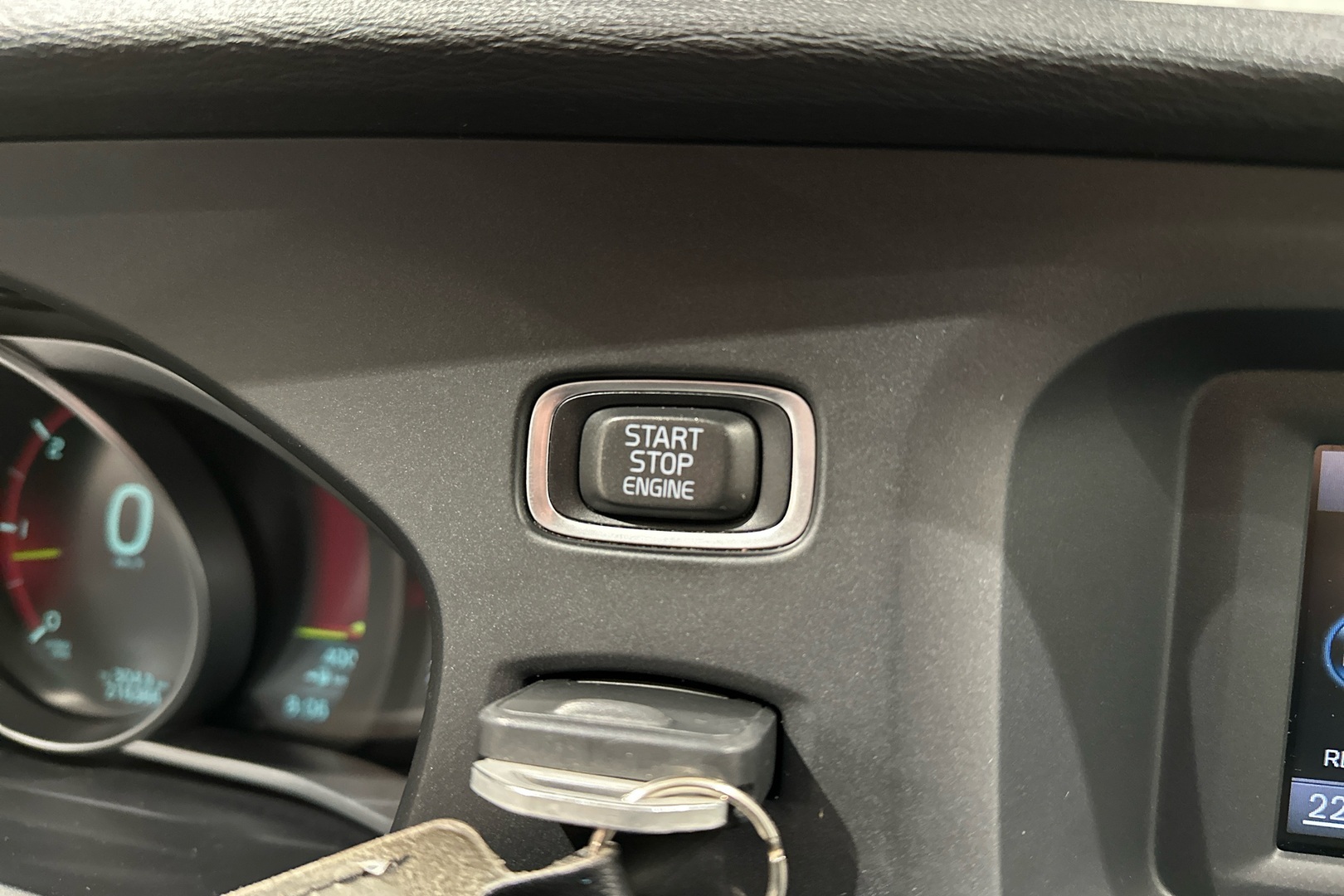 VOLVO V40 Cross Country 2013