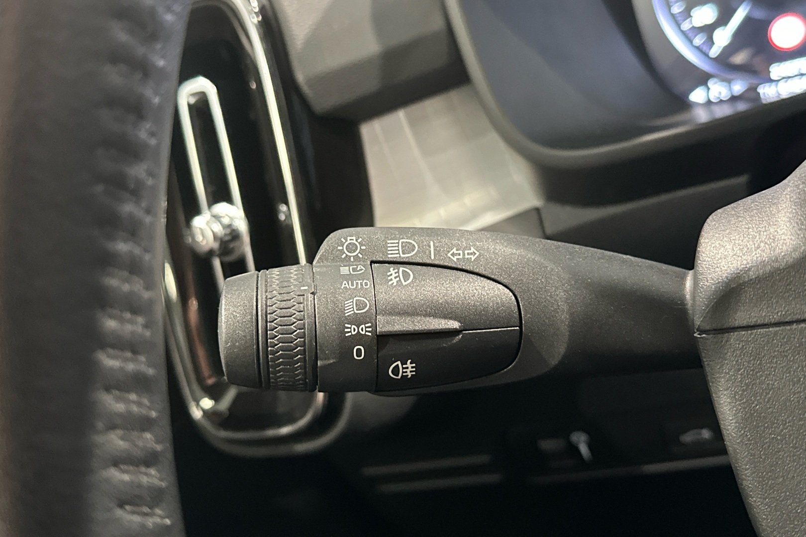 VOLVO XC40 2019