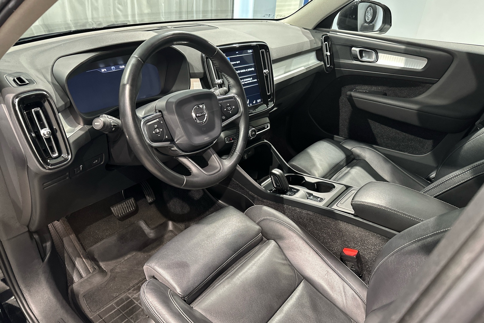 VOLVO XC40 2019