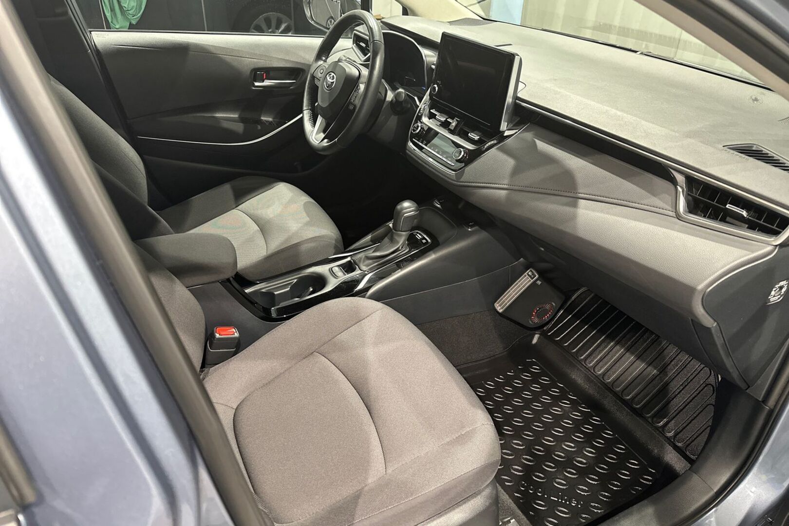 TOYOTA Corolla 18