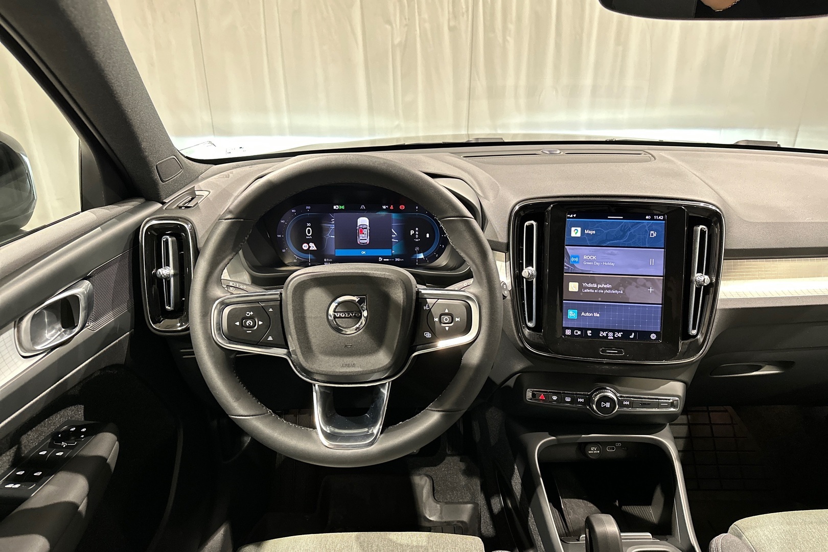 VOLVO XC40 2023