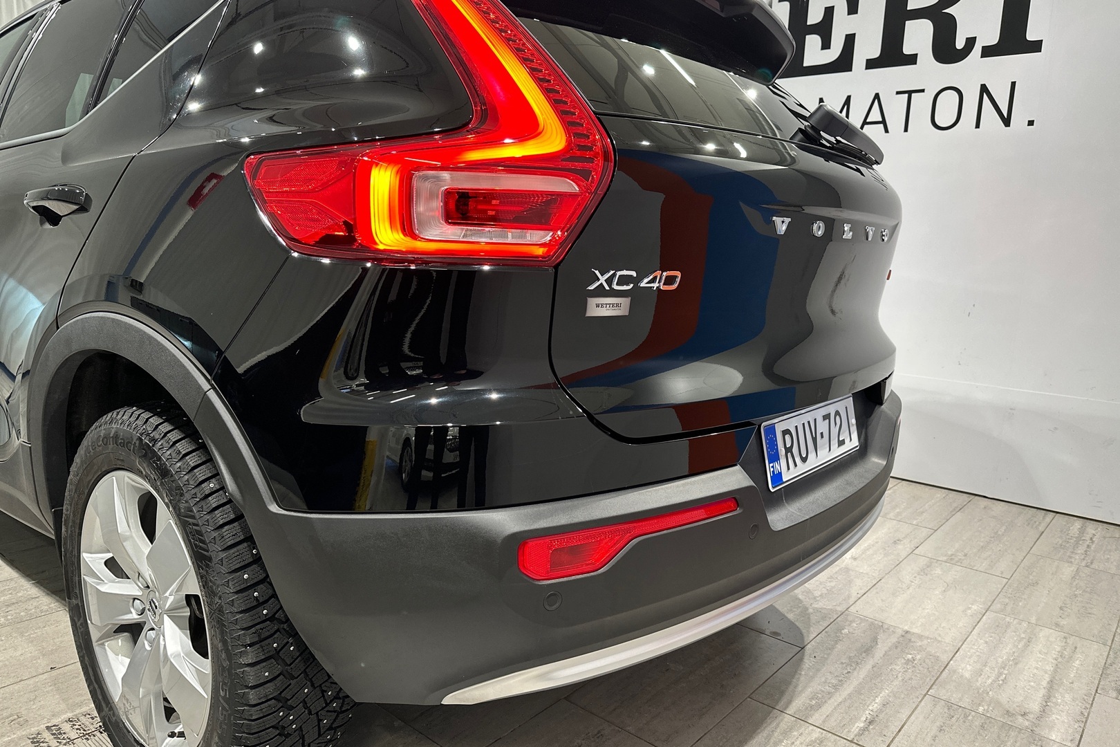 VOLVO XC40 2023