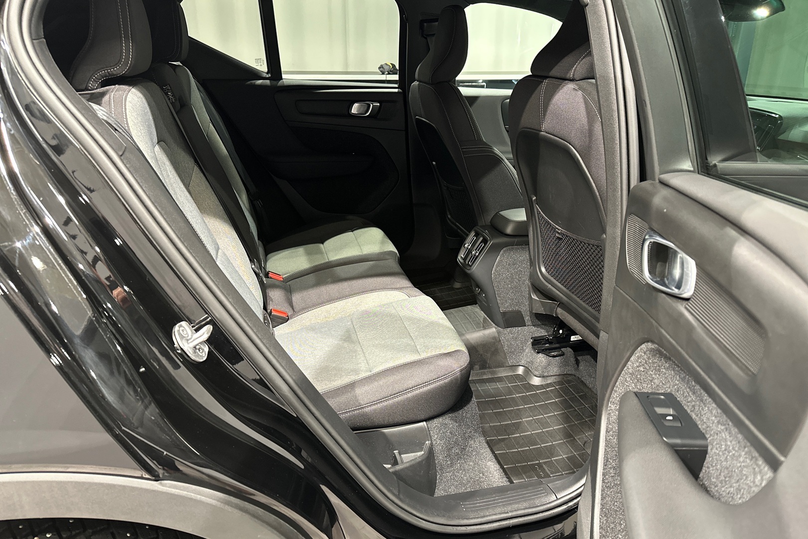 VOLVO XC40 2023