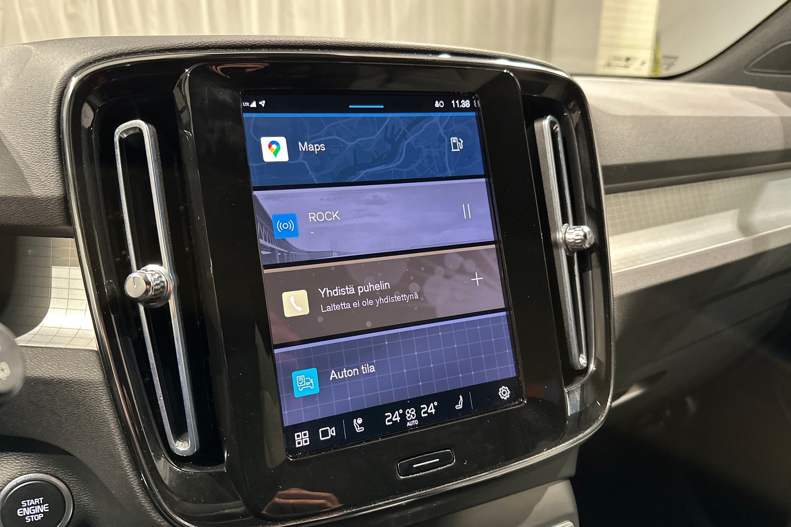 VOLVO XC40 2023