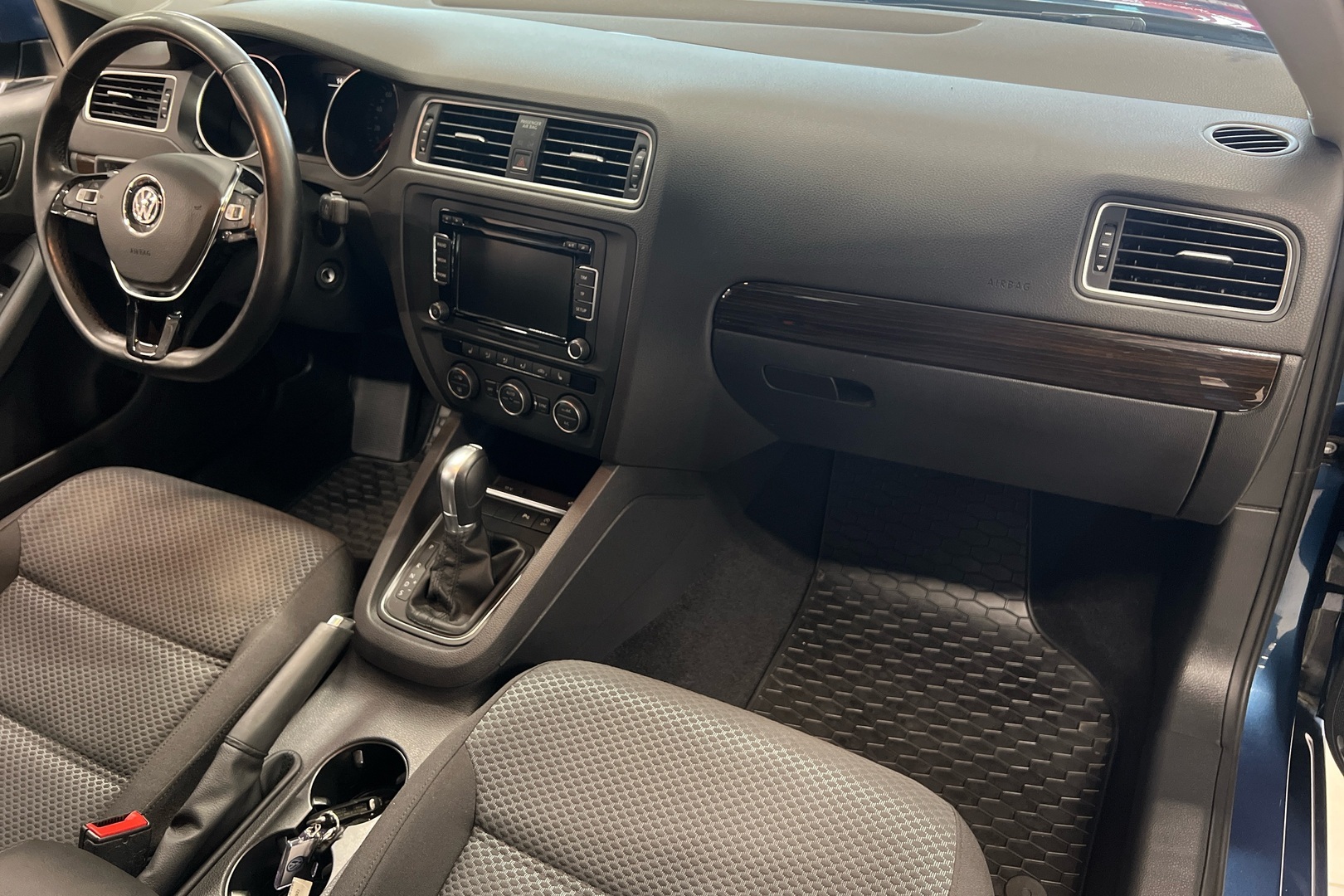 VOLKSWAGEN Jetta 2015