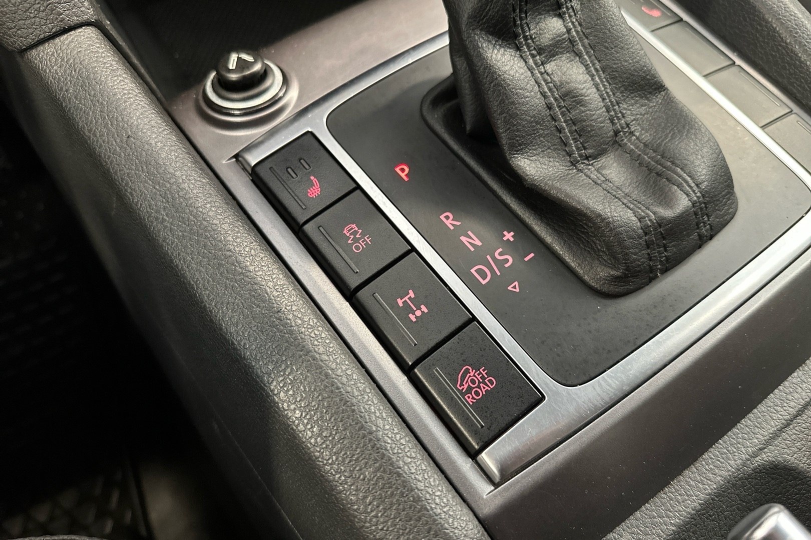 VOLKSWAGEN Amarok 2016