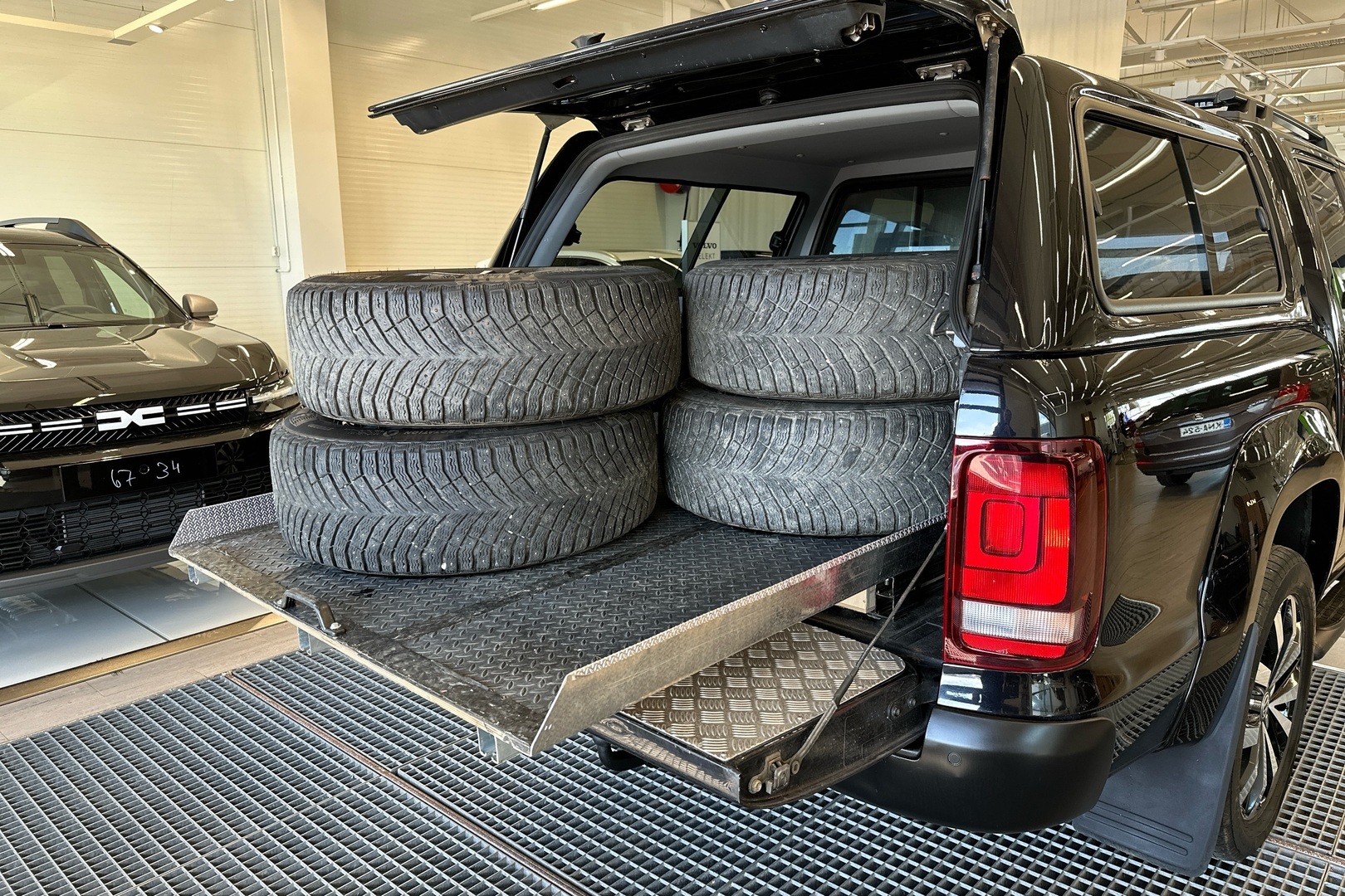 VOLKSWAGEN Amarok 2016