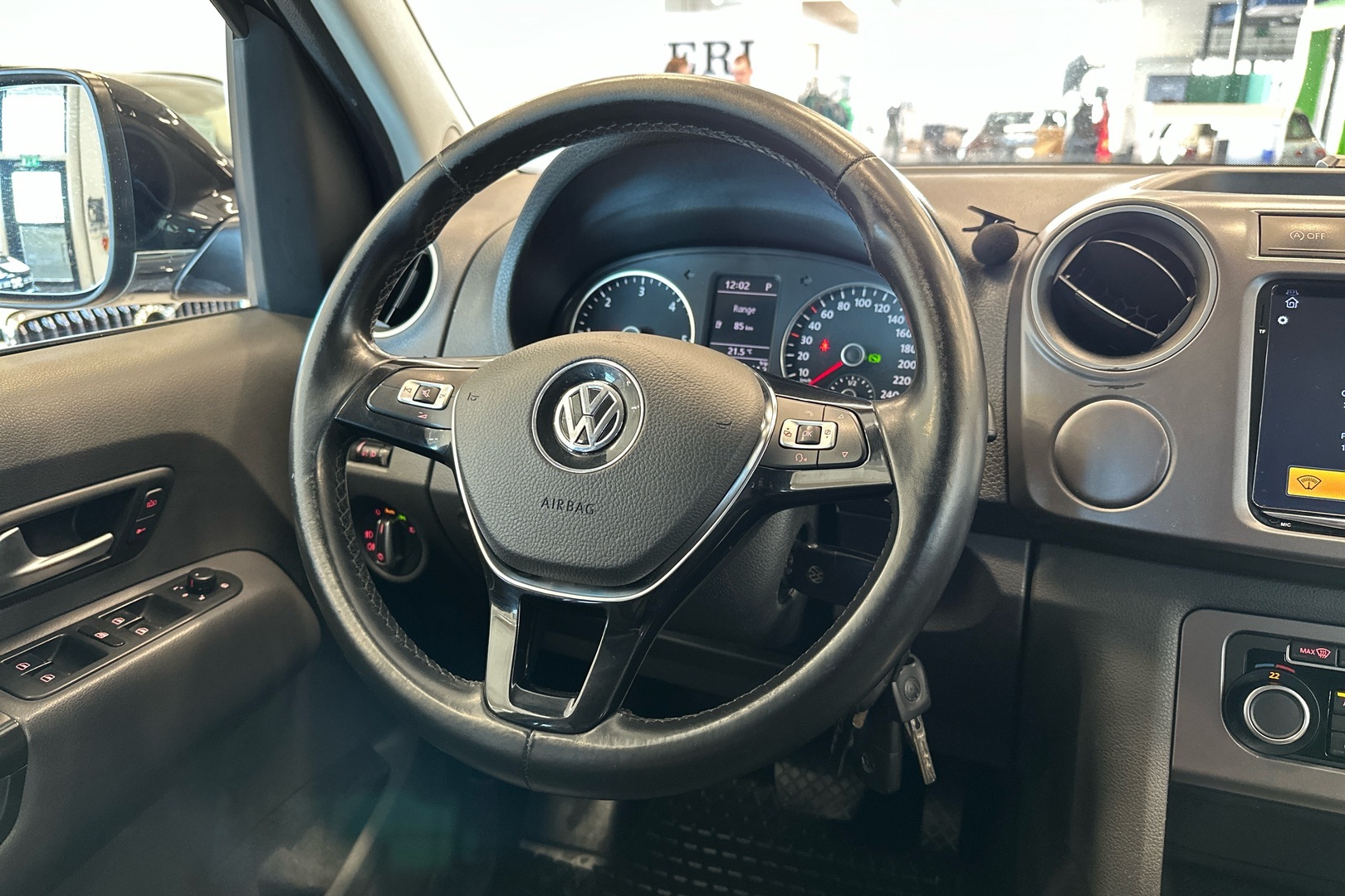VOLKSWAGEN Amarok 2016