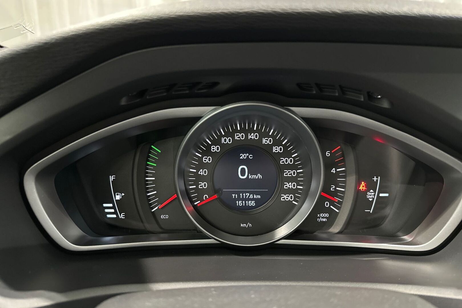 VOLVO V40 2015